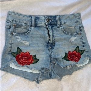 American Eagle rose shorts!❤️